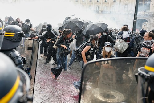 Police disperse Rennes protesters with water cannon
