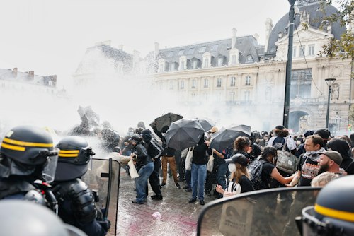 Police disperse Rennes protesters with water cannon