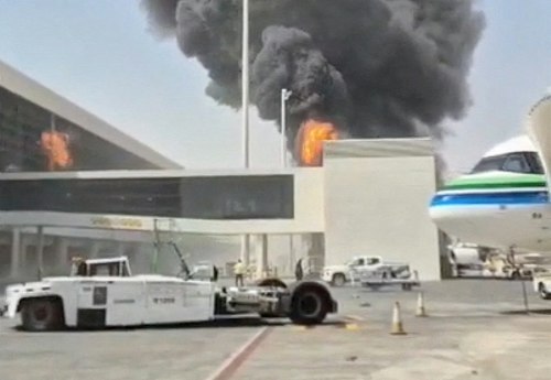 📷 En images – une série d'attaques perpétrées par les Houthis sur l'aéroport de Riyad fait plusieurs victimes