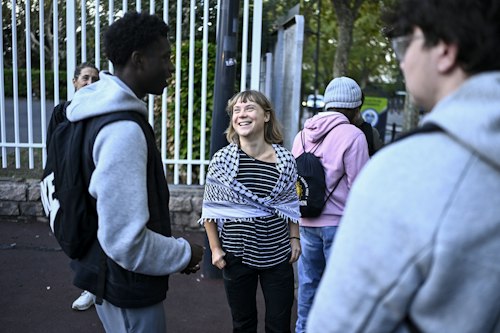 Greta Thunberg "extrêmement fière des étudiants français"