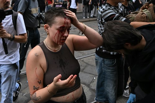 Italian police clash with protesters in Milan