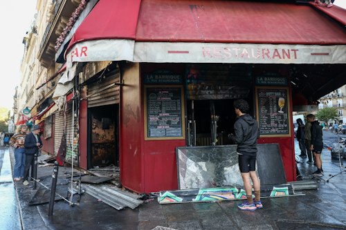 📸 Εστιατόριο La Barrique στο Παρίσι καταστράφηκε ολοσχερώς από πυρκαγιά μετά τις διαμαρτυρίες